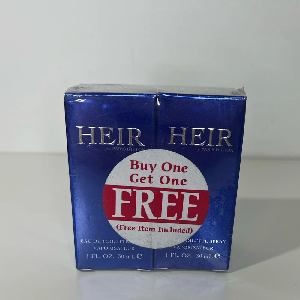 Paris Hilton Heir EDT Cologne Spray 1.0 OZ 2PC Bundle Set
